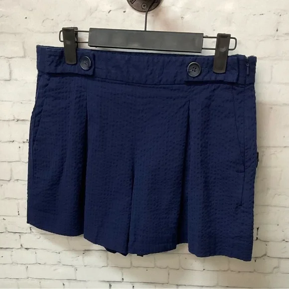Banana Republic Womens Seersucker Maritime Blue Stretch Chino Shorts Size 2 - Picture 1 of 6